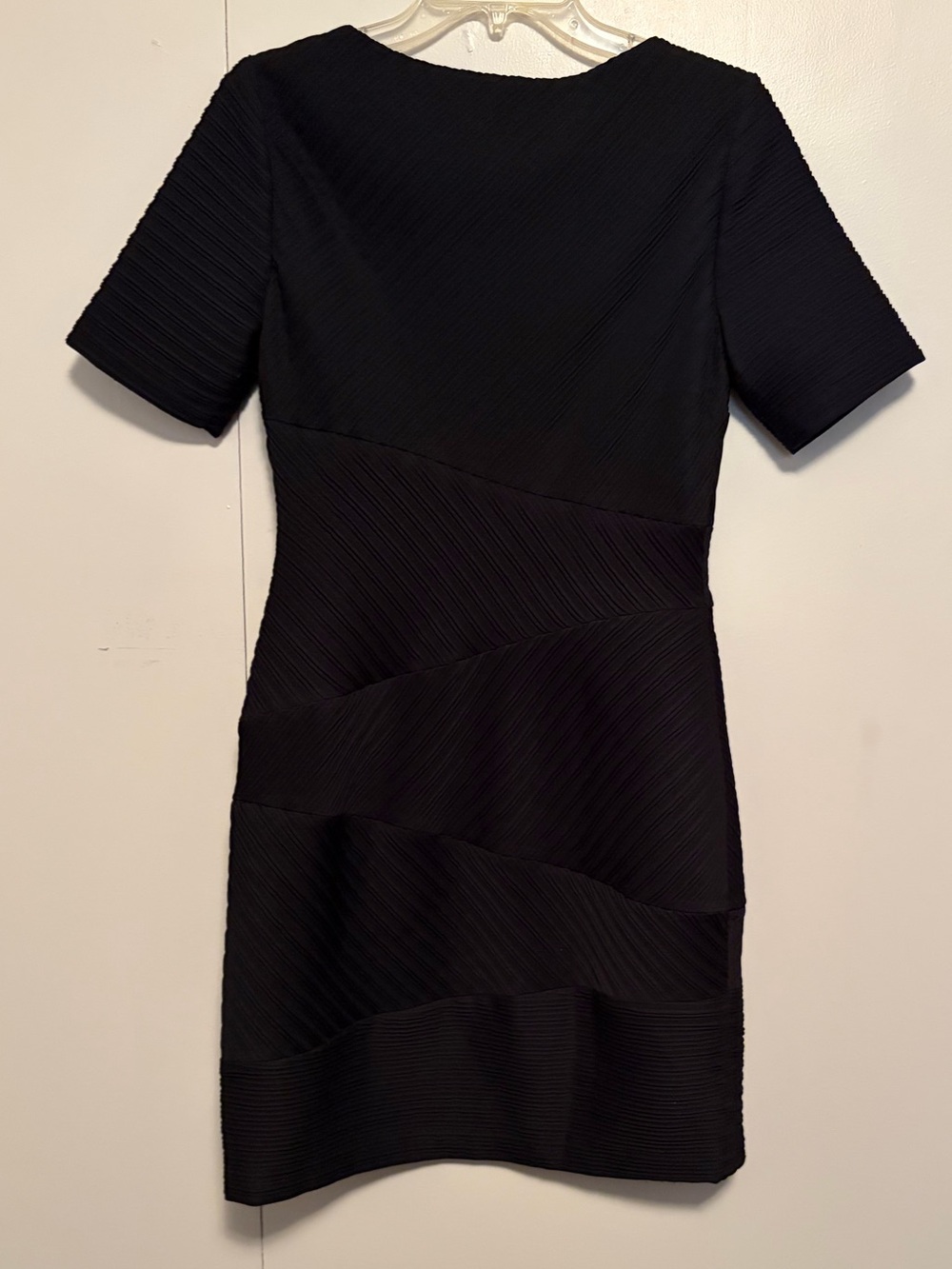 ANTONIO MELANI Black Textured Short Sleeve Sheath Dress - Picture 5 of 9